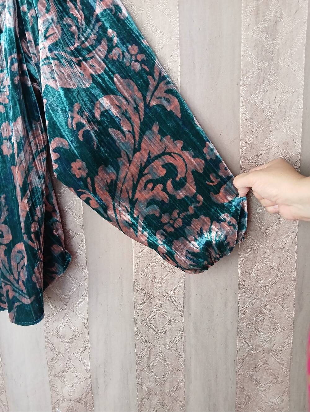 🏷️ Anthropologie Women's Top Faustine Velvet Teal Floral Peasant Plus 0458 - Picture 8 of 14